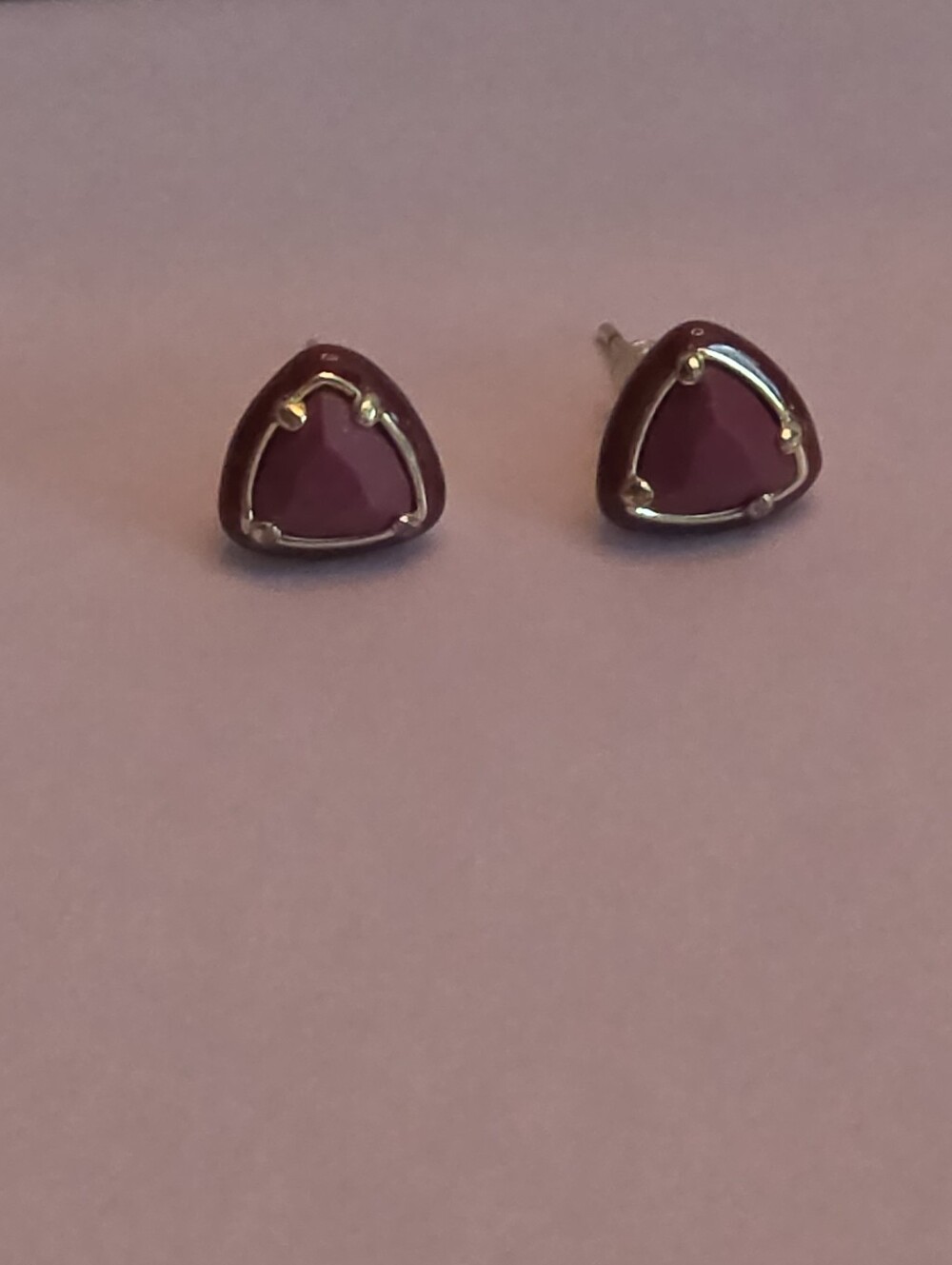 Kendra Scott- Arden MaroonTriangle Stud Earrings